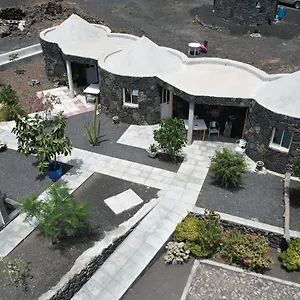 Pensión Casa Helena, Portela